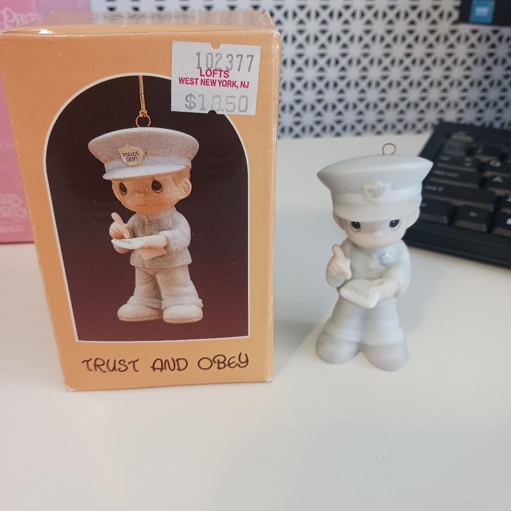 Precious Moments # 102377 "Trust and Obey" Figurine